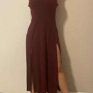 Elegant Burgundy Sleeveless Dress